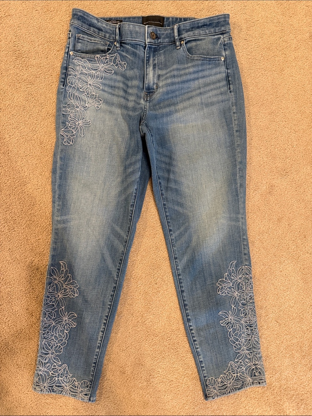 WHBM Mid-Rise Girlfriend Light Blue Embroidered Cropped Ankle Jeans 10